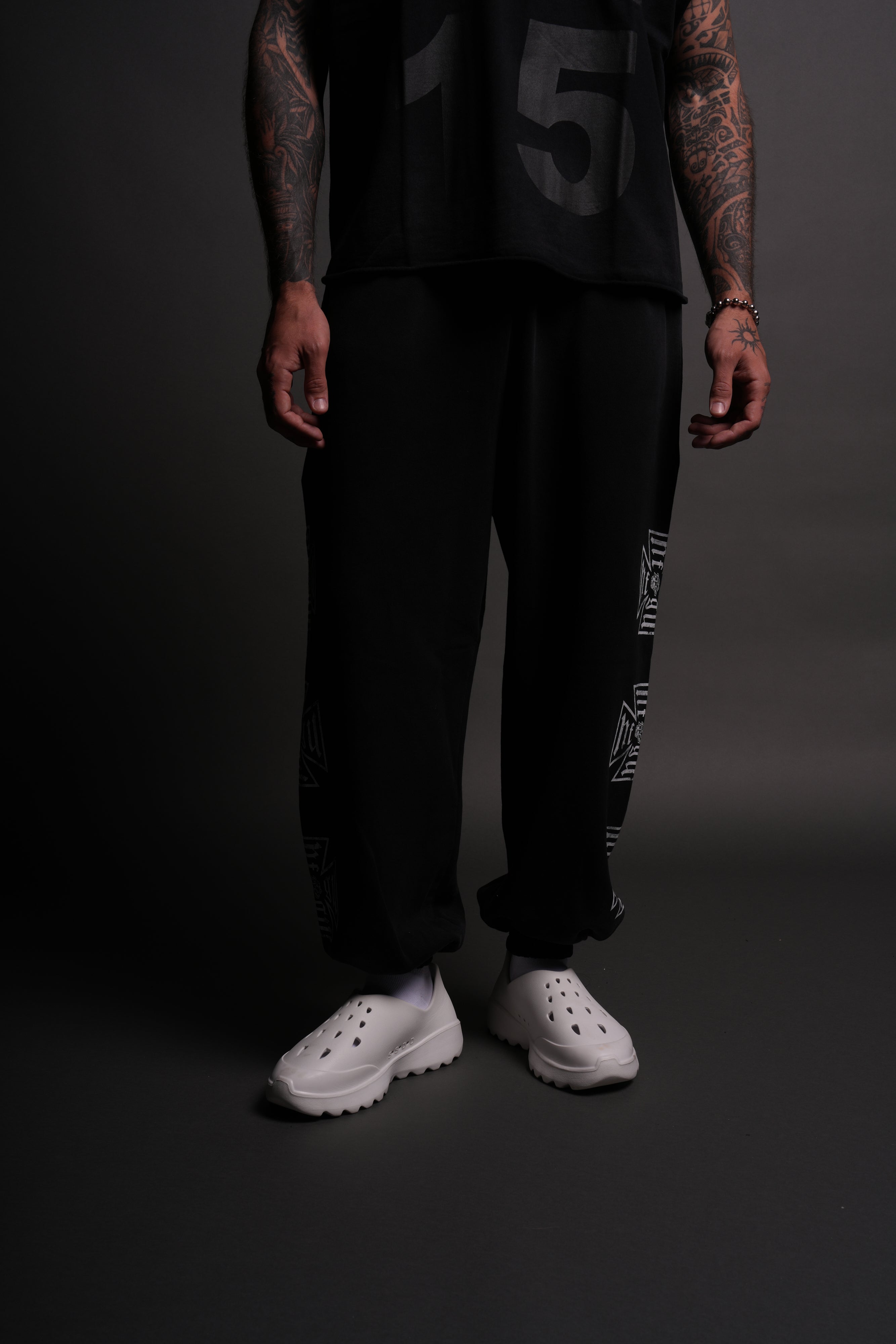 Core Lounger Sweat Pants in Black Drift Wash