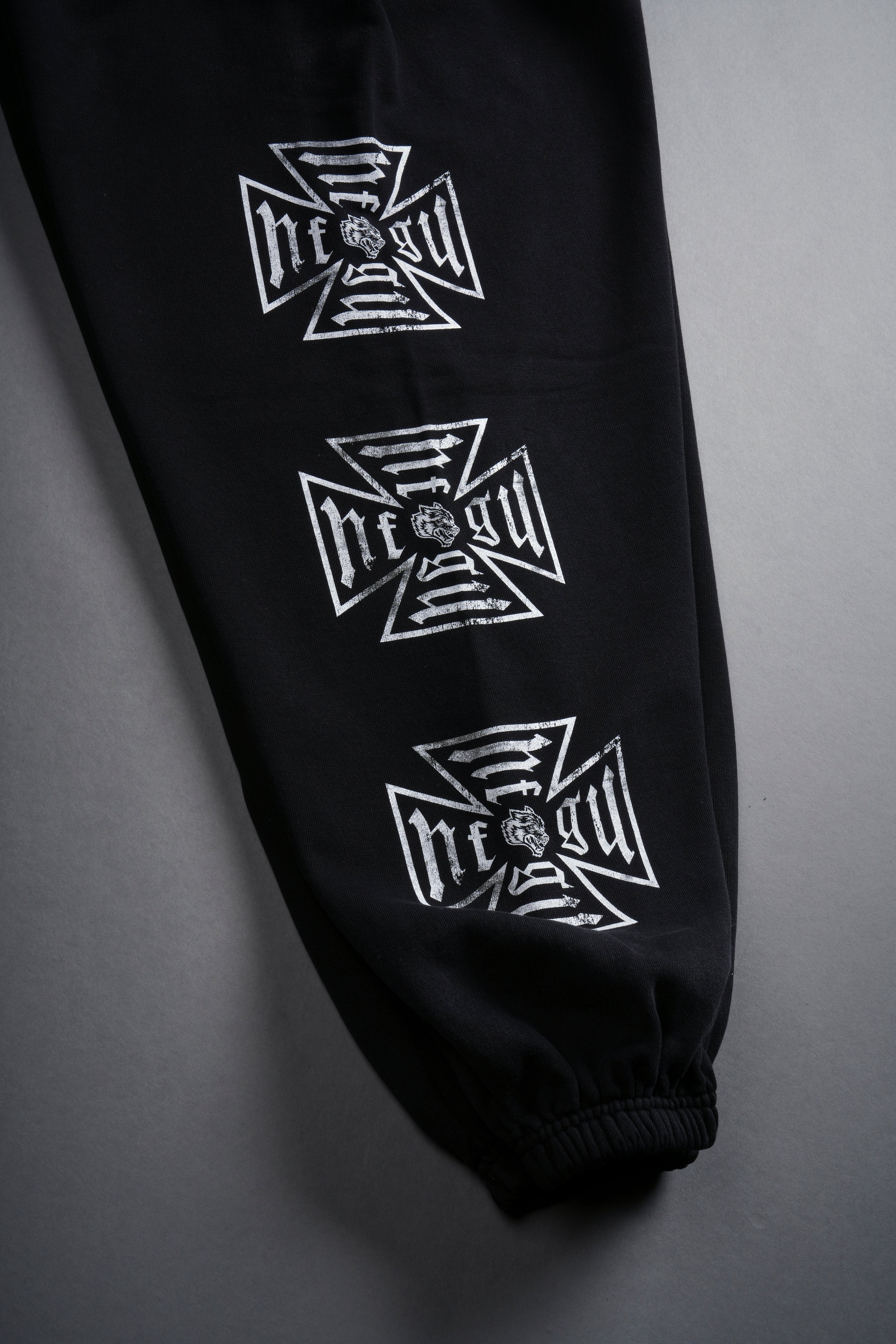 Core Lounger Sweat Pants in Black Drift Wash