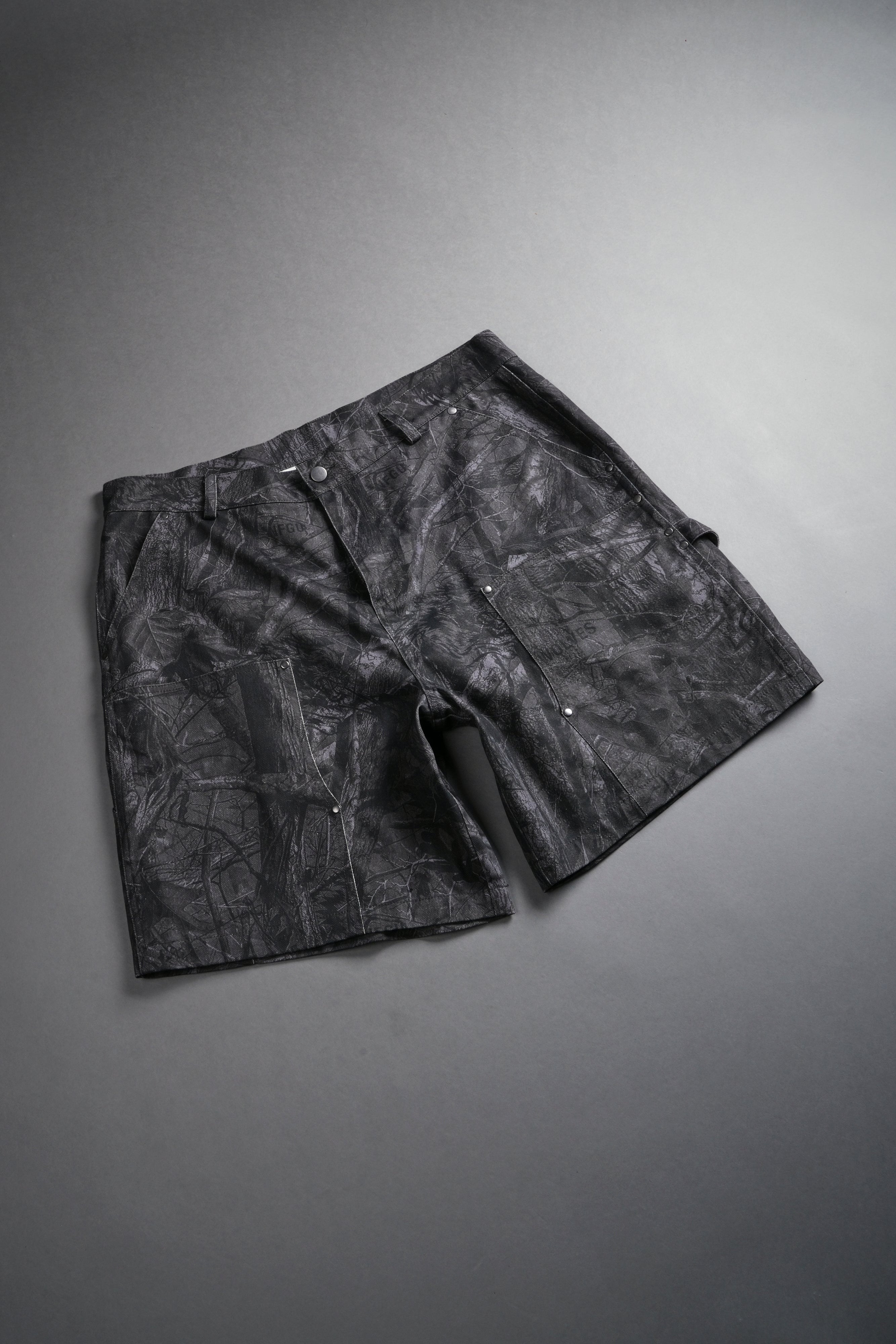 Wolf Chopper Oversized Clark Utility Shorts in Darc Driftwood Forest Camo