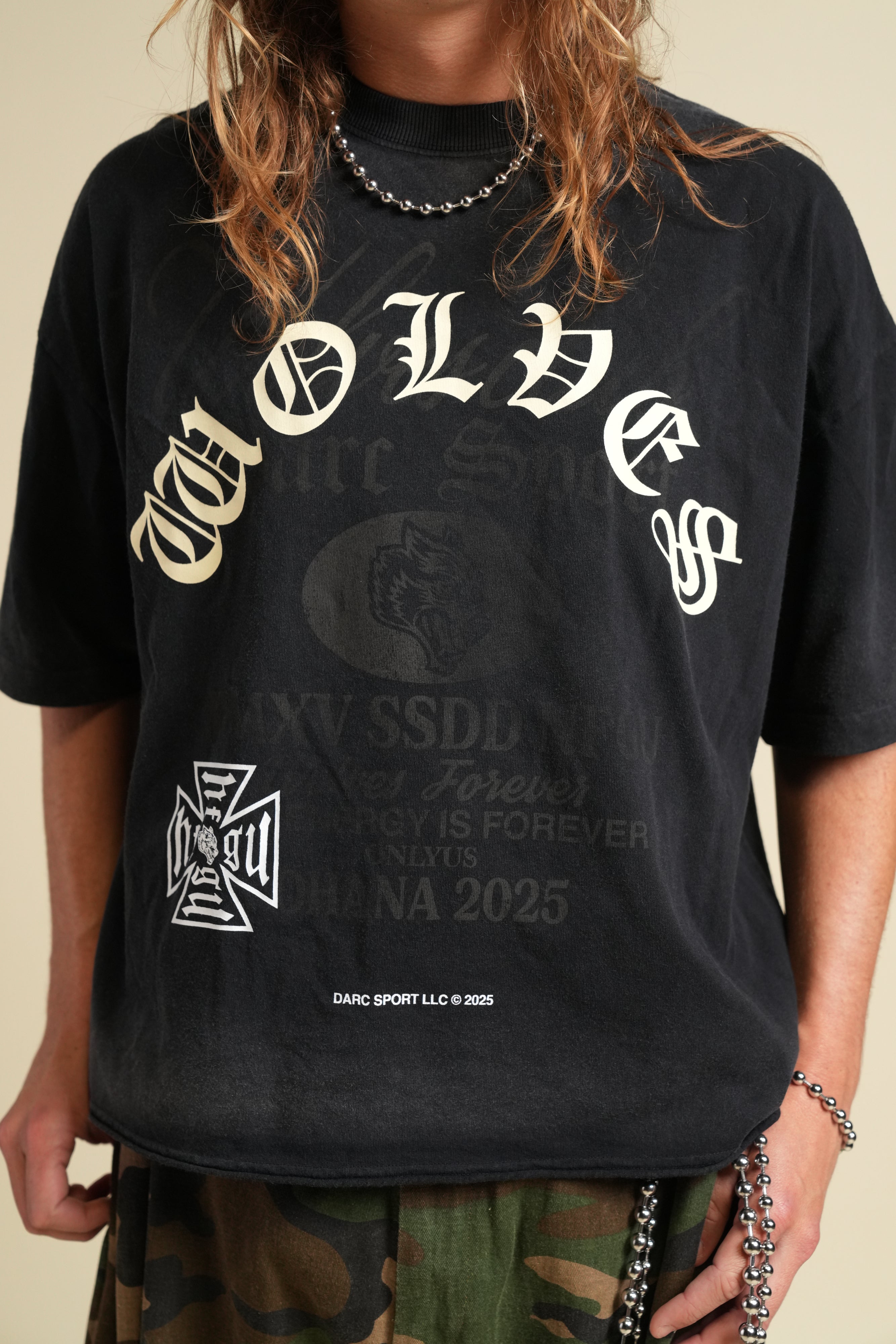 Ohana Wolves Club Grunge Raw Hem Mid Length Tee in Black Drift Wash