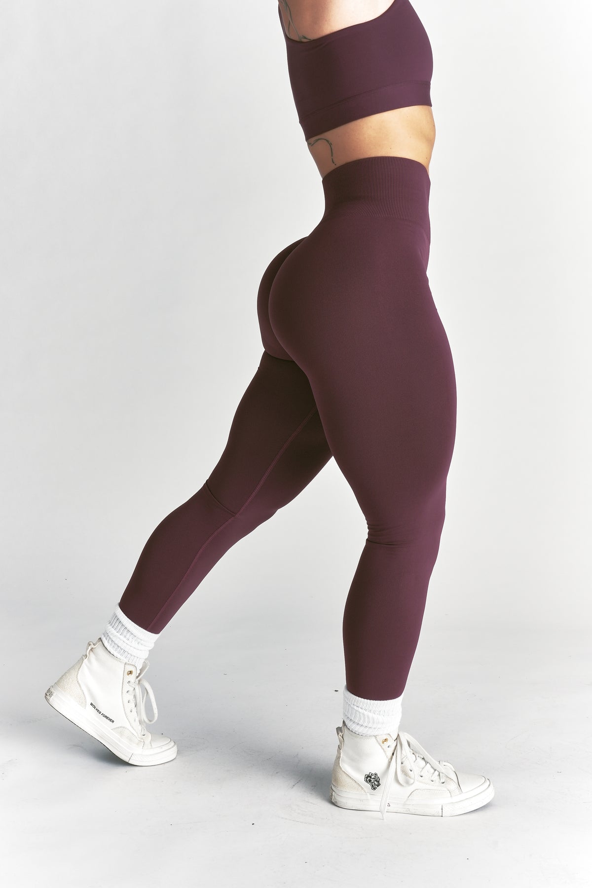 Wolf "Skylar" Soft Seamless Leggings in Fig