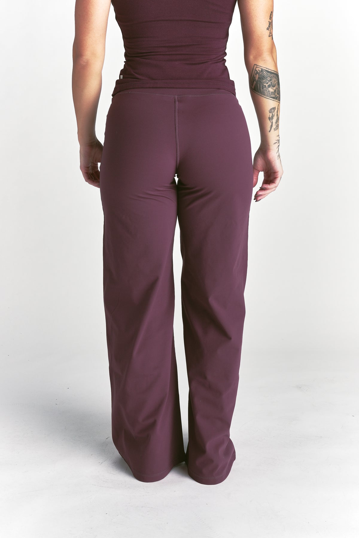 Wolf Wide Leg Energy Pants in Fig
