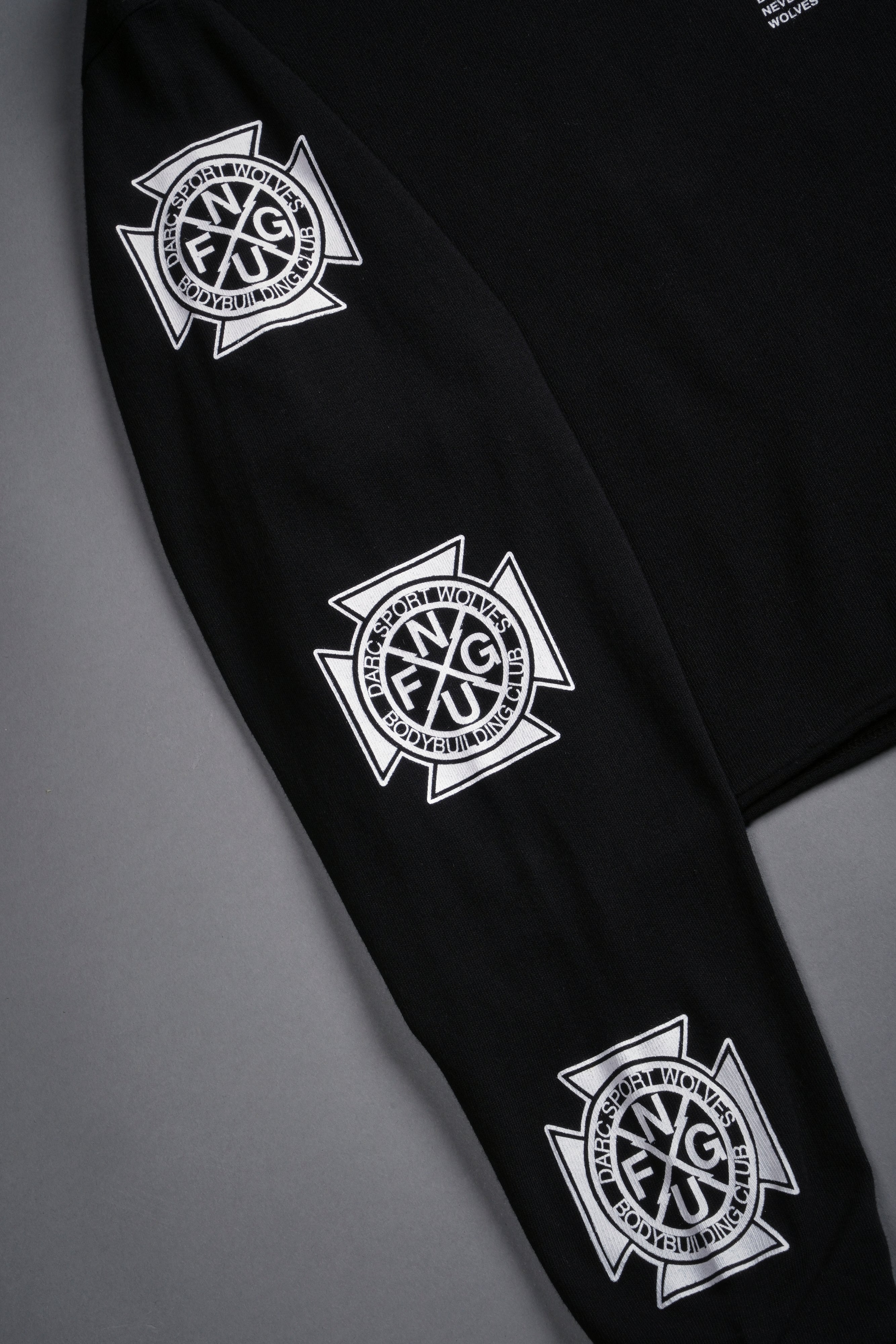 No Limit "Premium" (Cropped) L/S Tee in Black