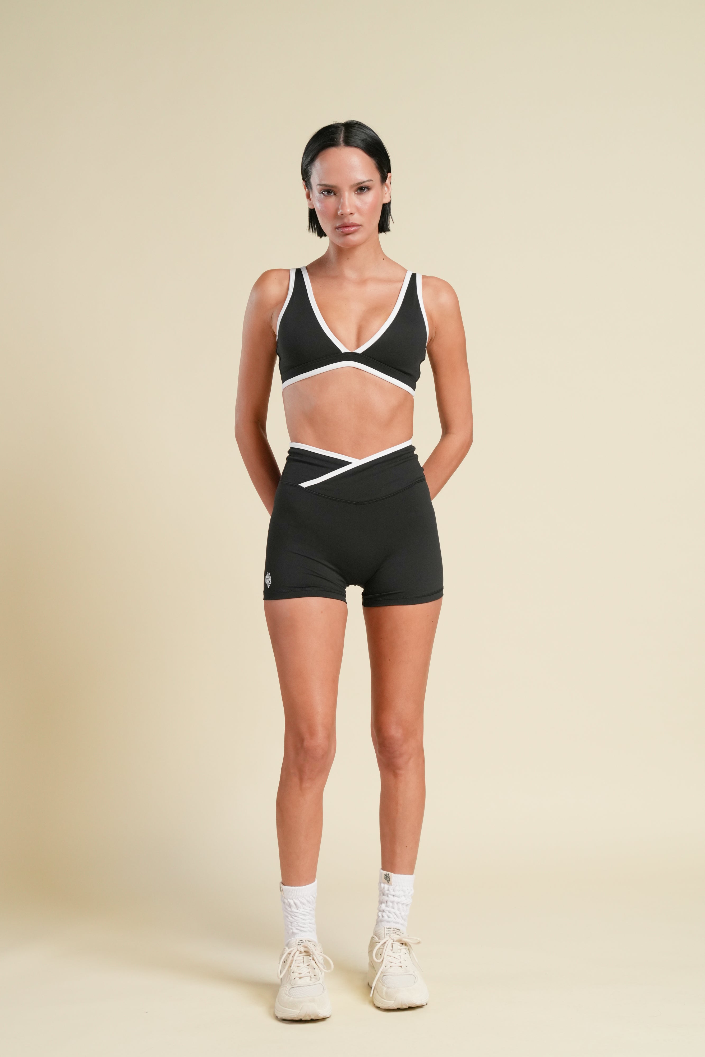 Wolf Contrast "V" Energy Bra in Black/White