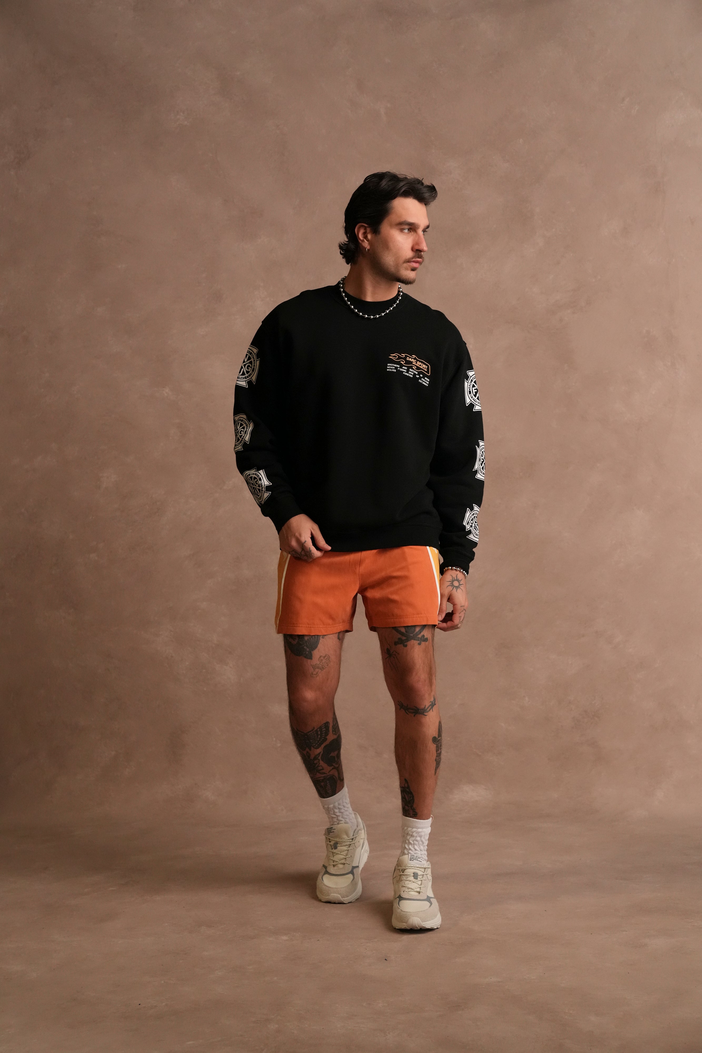 No Limit London Crewneck in Black