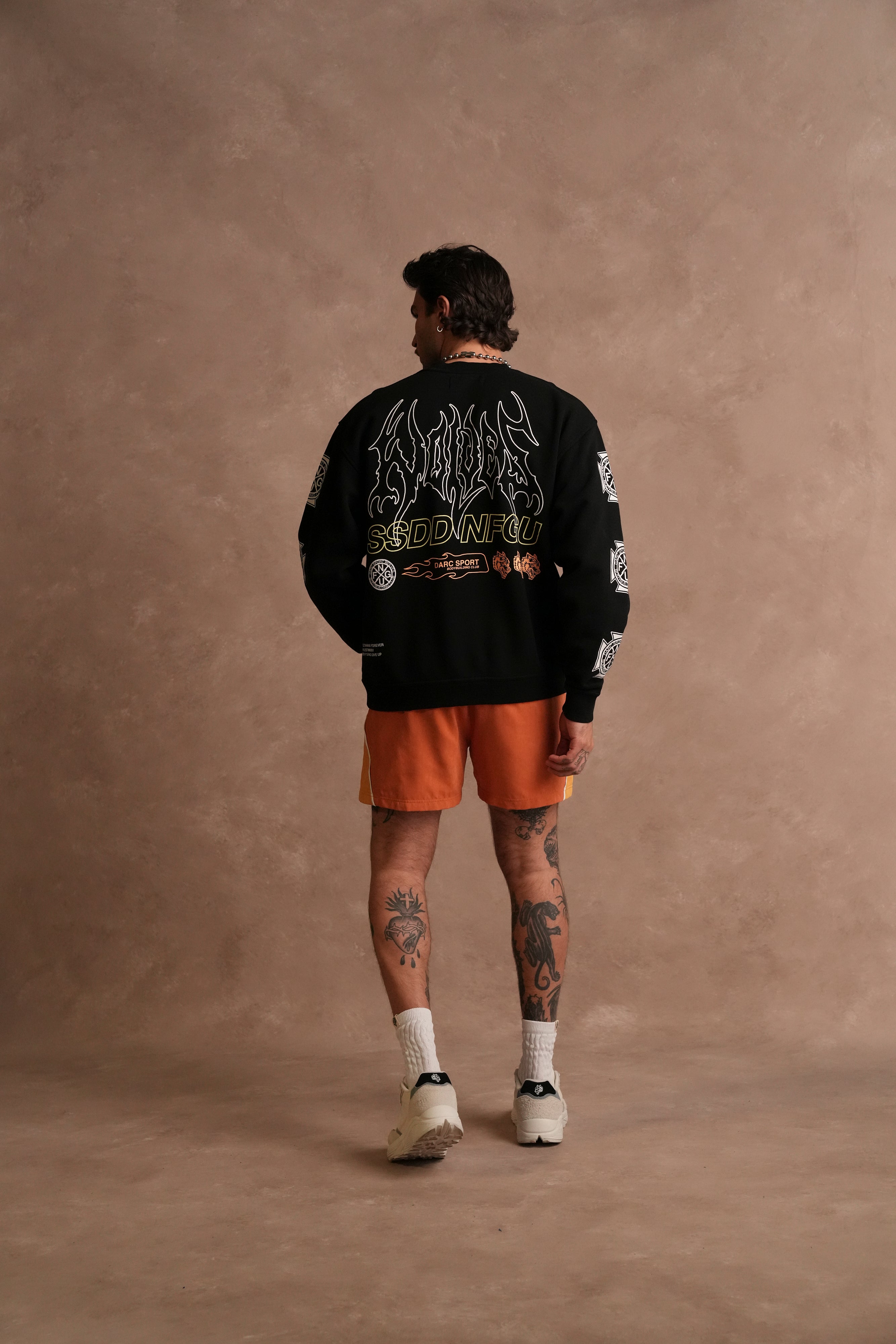 No Limit London Crewneck in Black