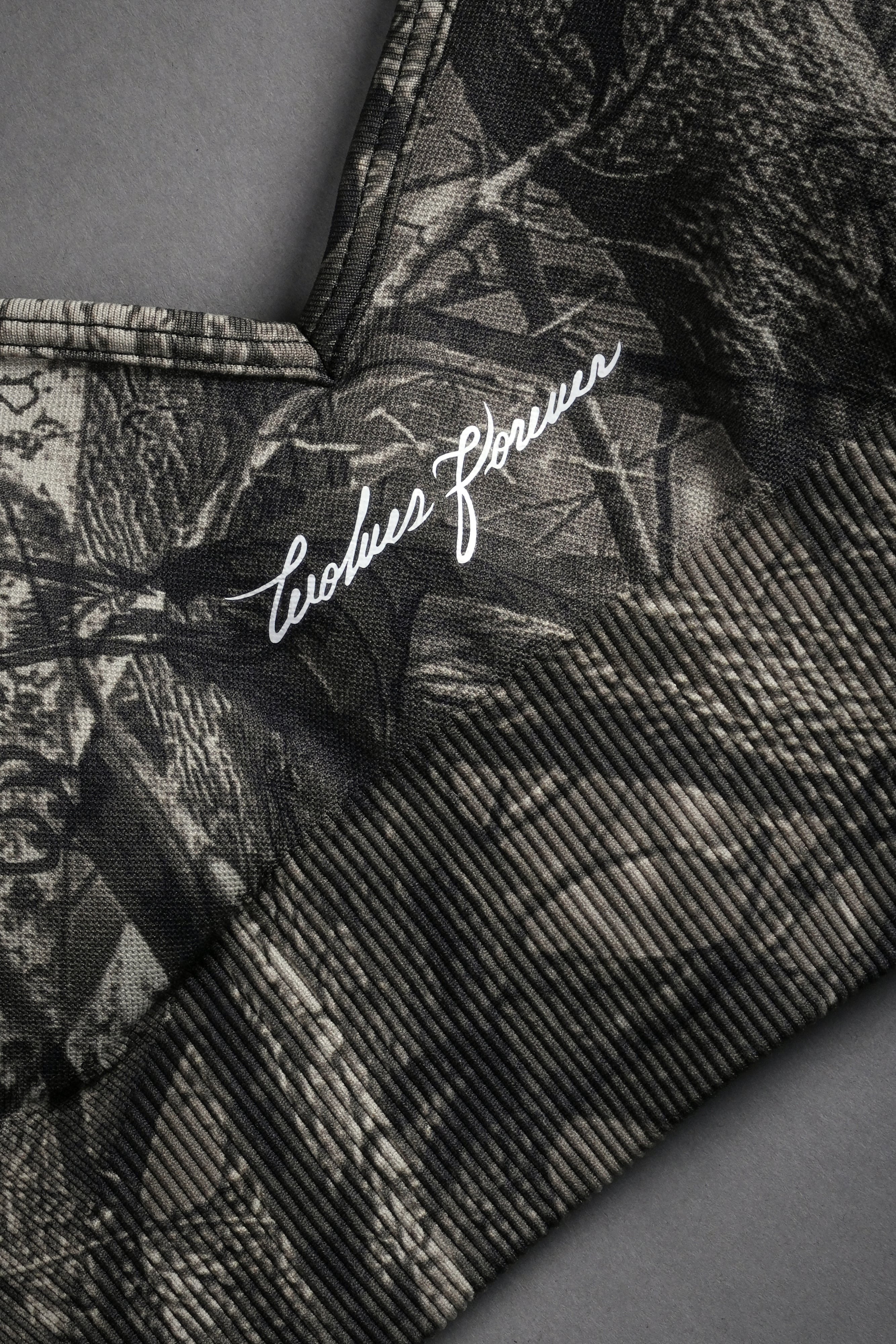 Wolves Forever "Everson Seamless" Sports Bra in Dusk Moss Driftwood Forest Camo