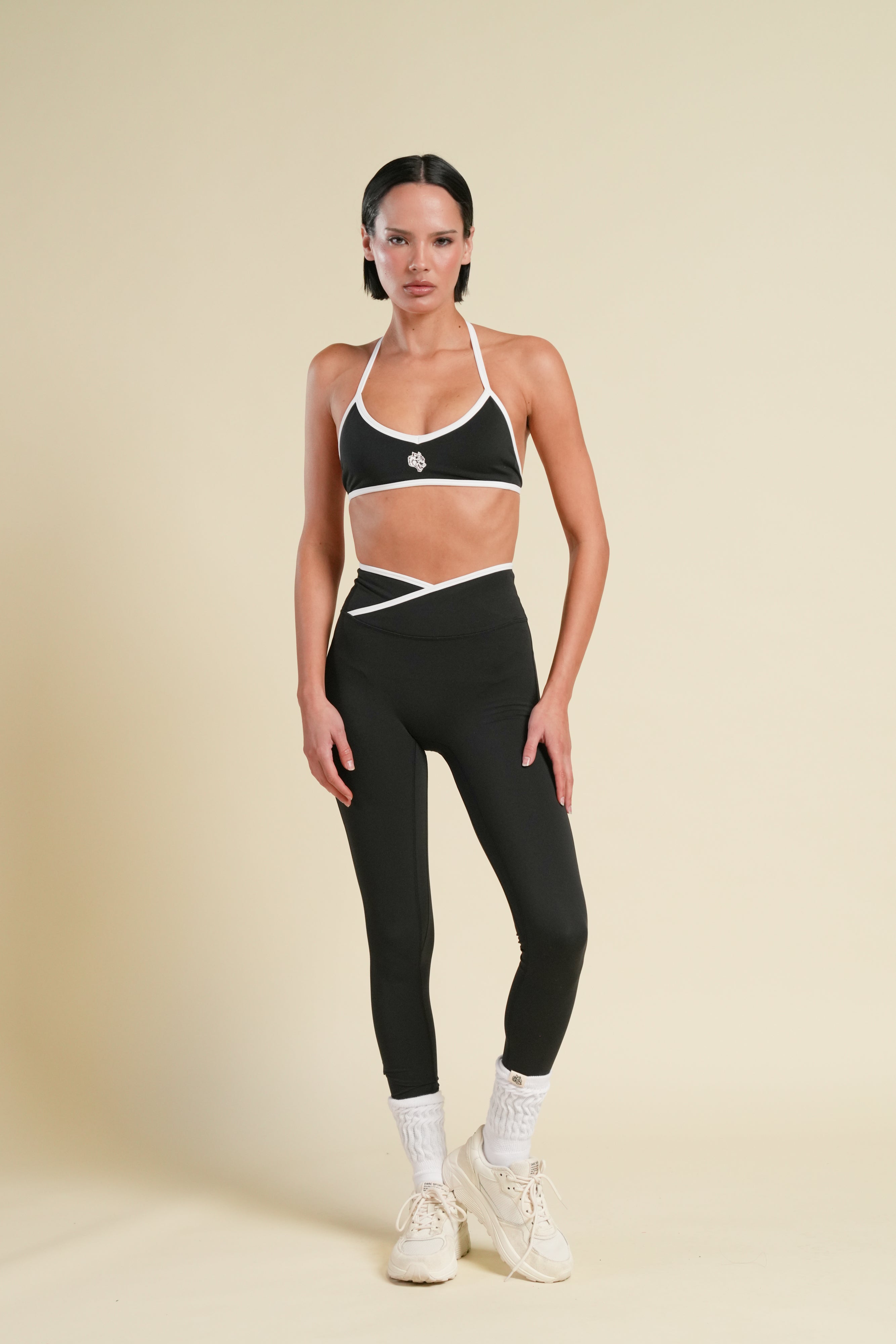 Wolf Contrast "Pearl" Energy Leggings in Black/White