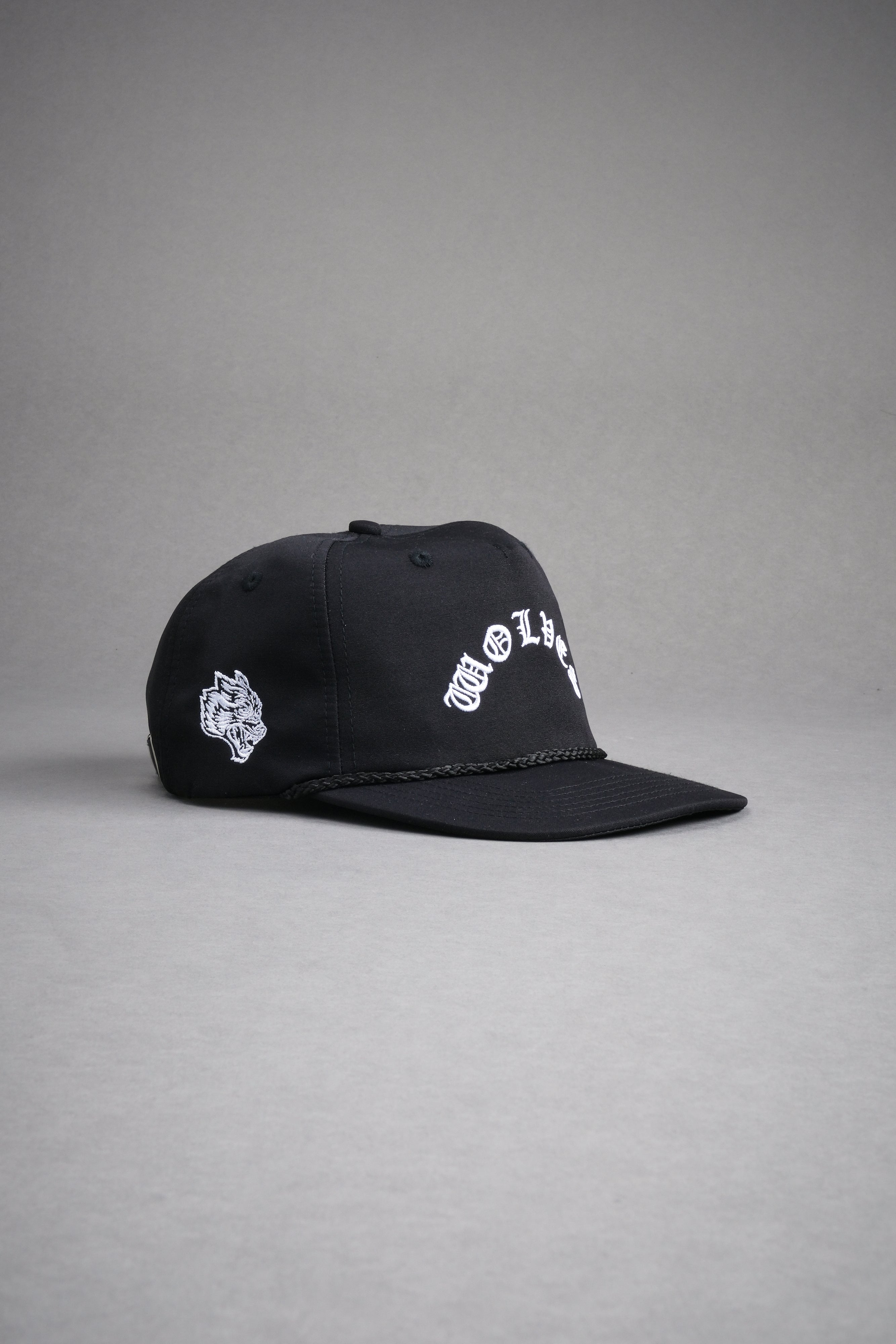 Wolves Mana Paradise Hat in Black