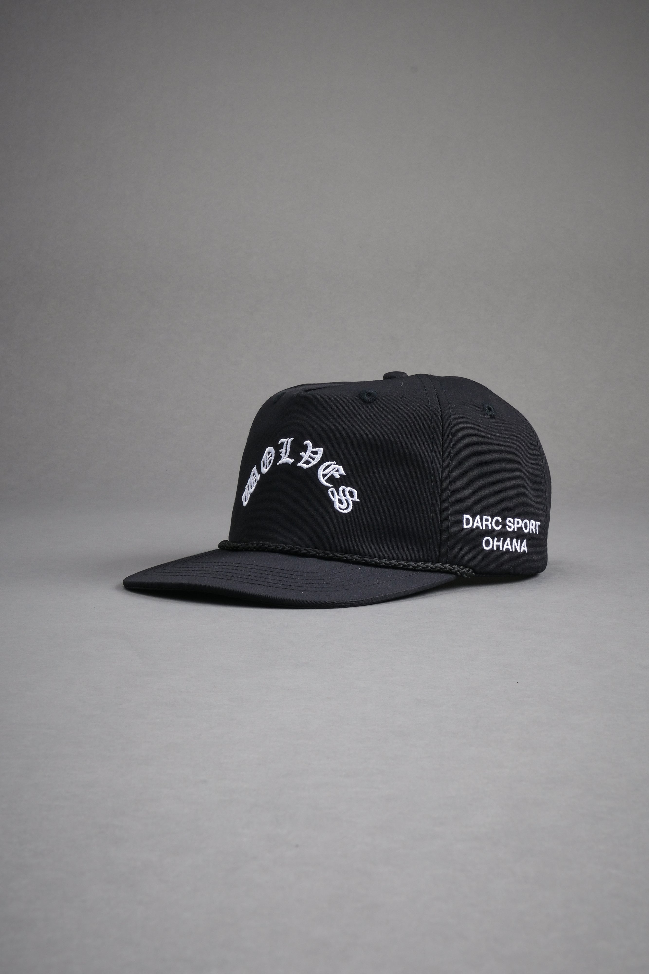 Wolves Mana Paradise Hat in Black