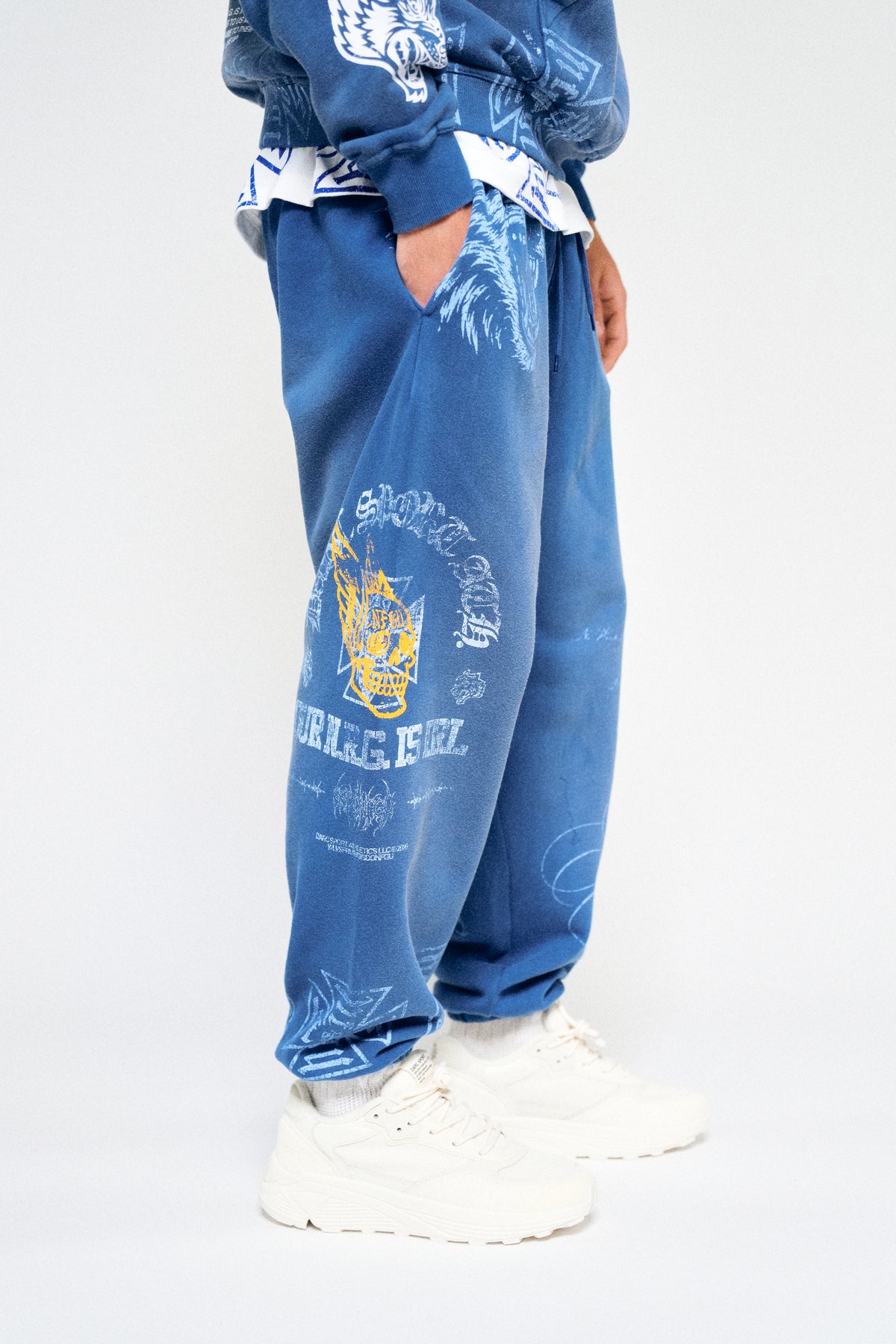 IRL Lightweight Lounger Sweat Pants In Darc Cobalt Super Sun Fade