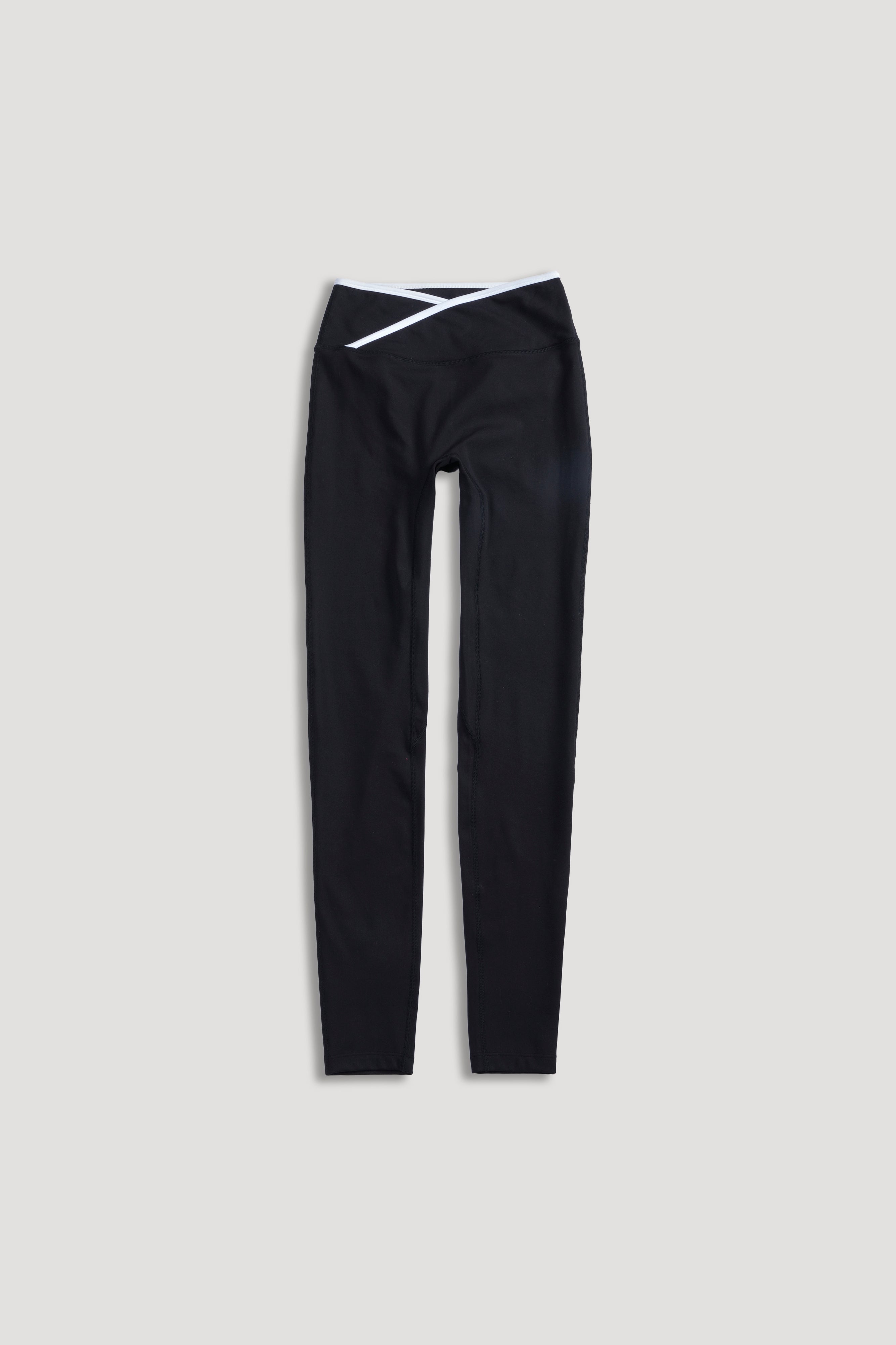 Wolf Contrast "Pearl" Energy Leggings in Black/White