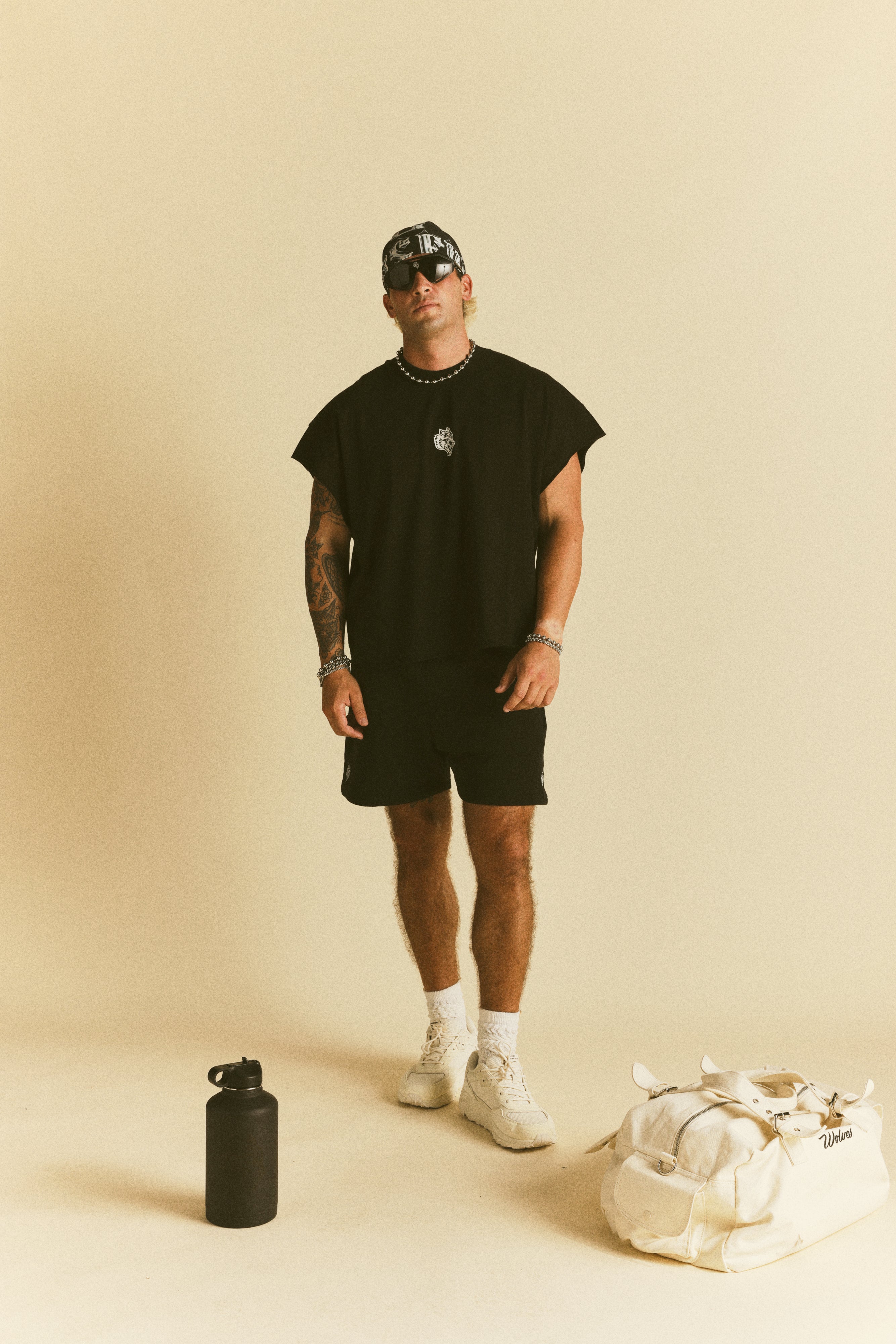 Wolf Head Grunge Cut-Off Tee in Black