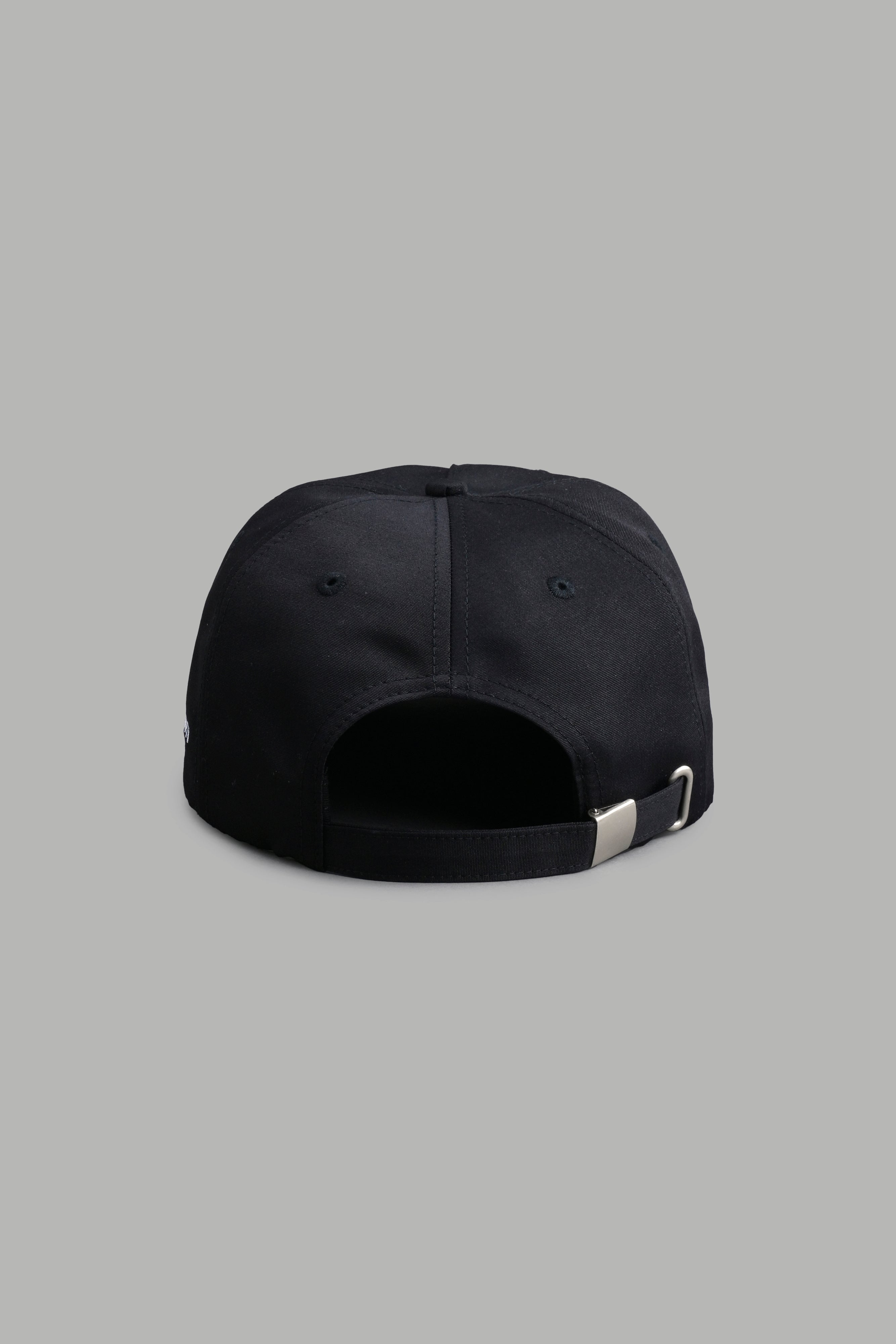 Wolves Mana Paradise Hat in Black