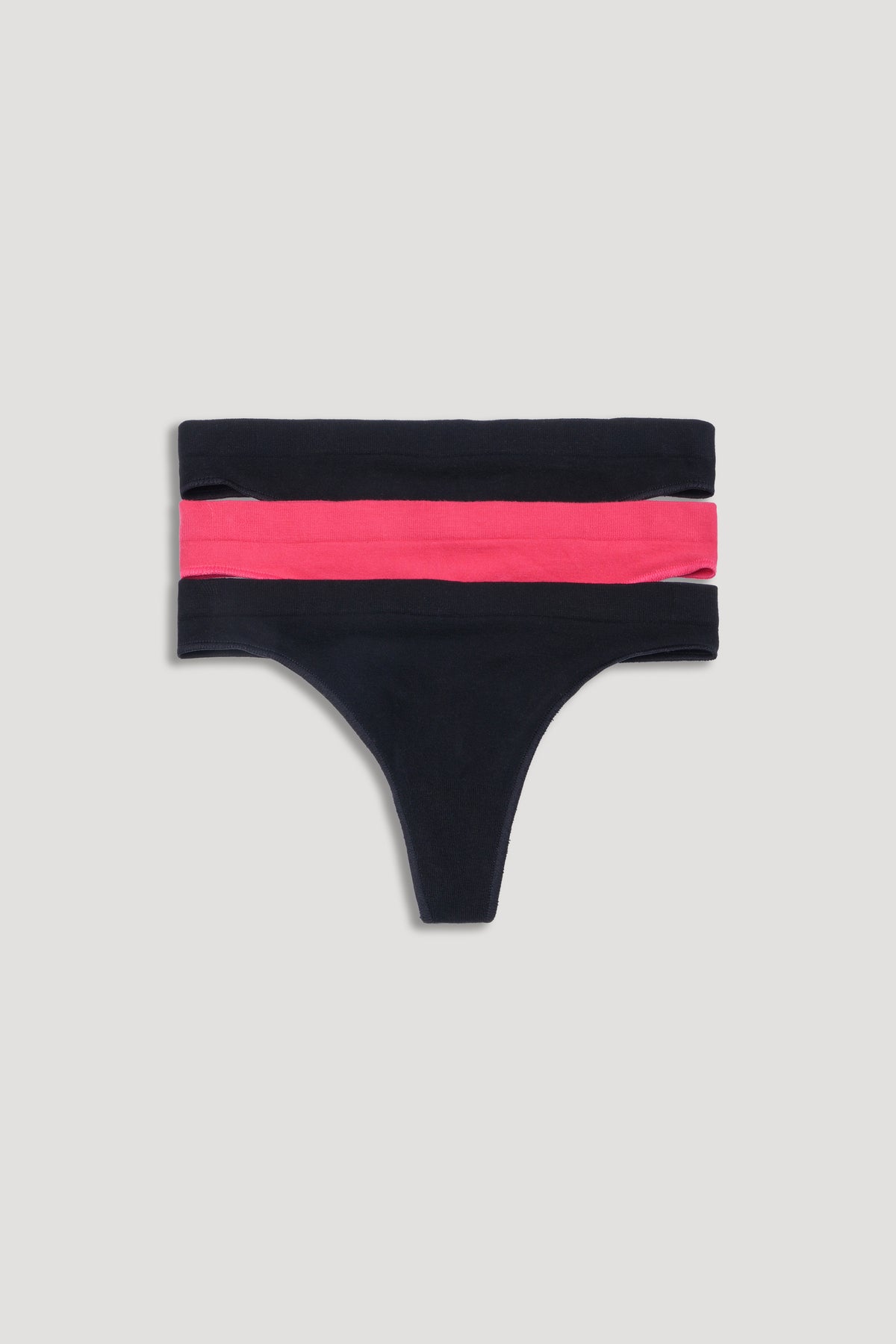 Seamless Thong (3-Pack) in Black/Cherry/Black
