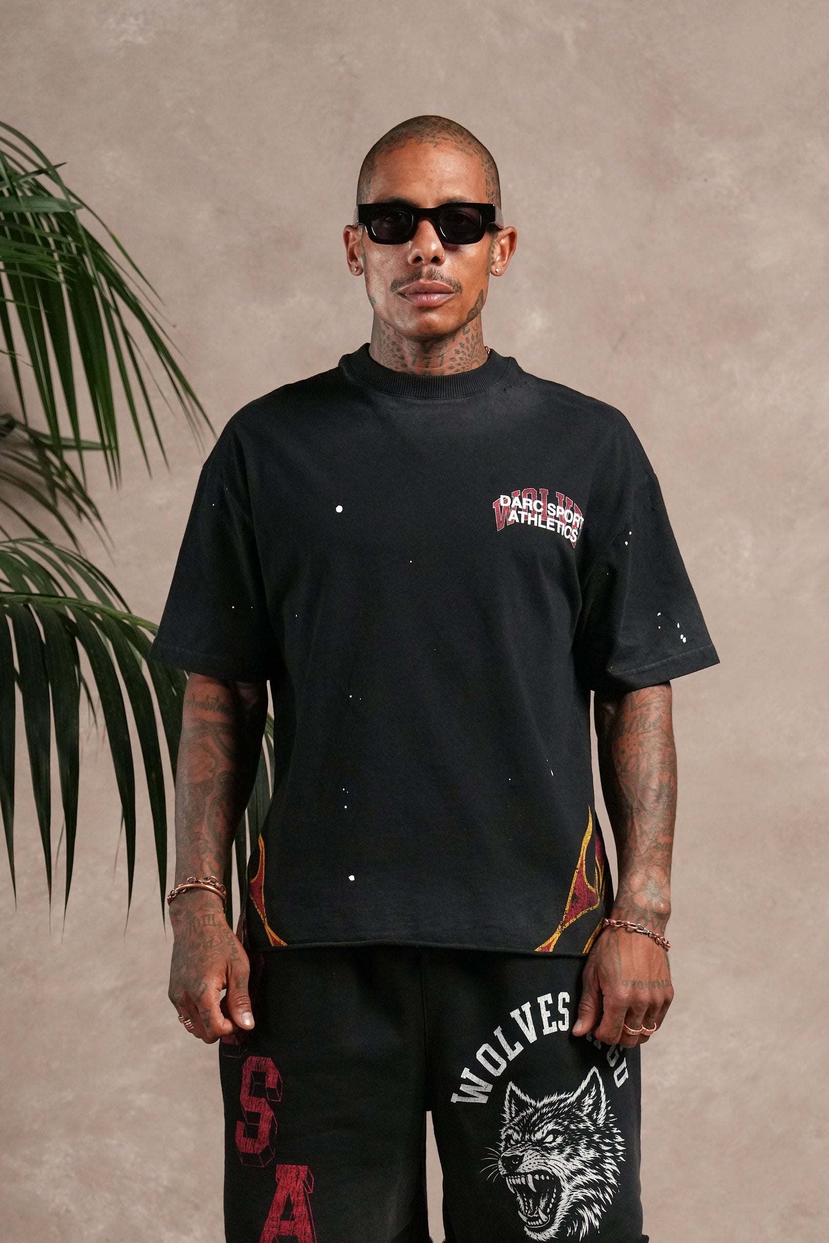 Hot Rod Distressed Grunge Mid Length Raw Hem Tee in Black Drift Wash
