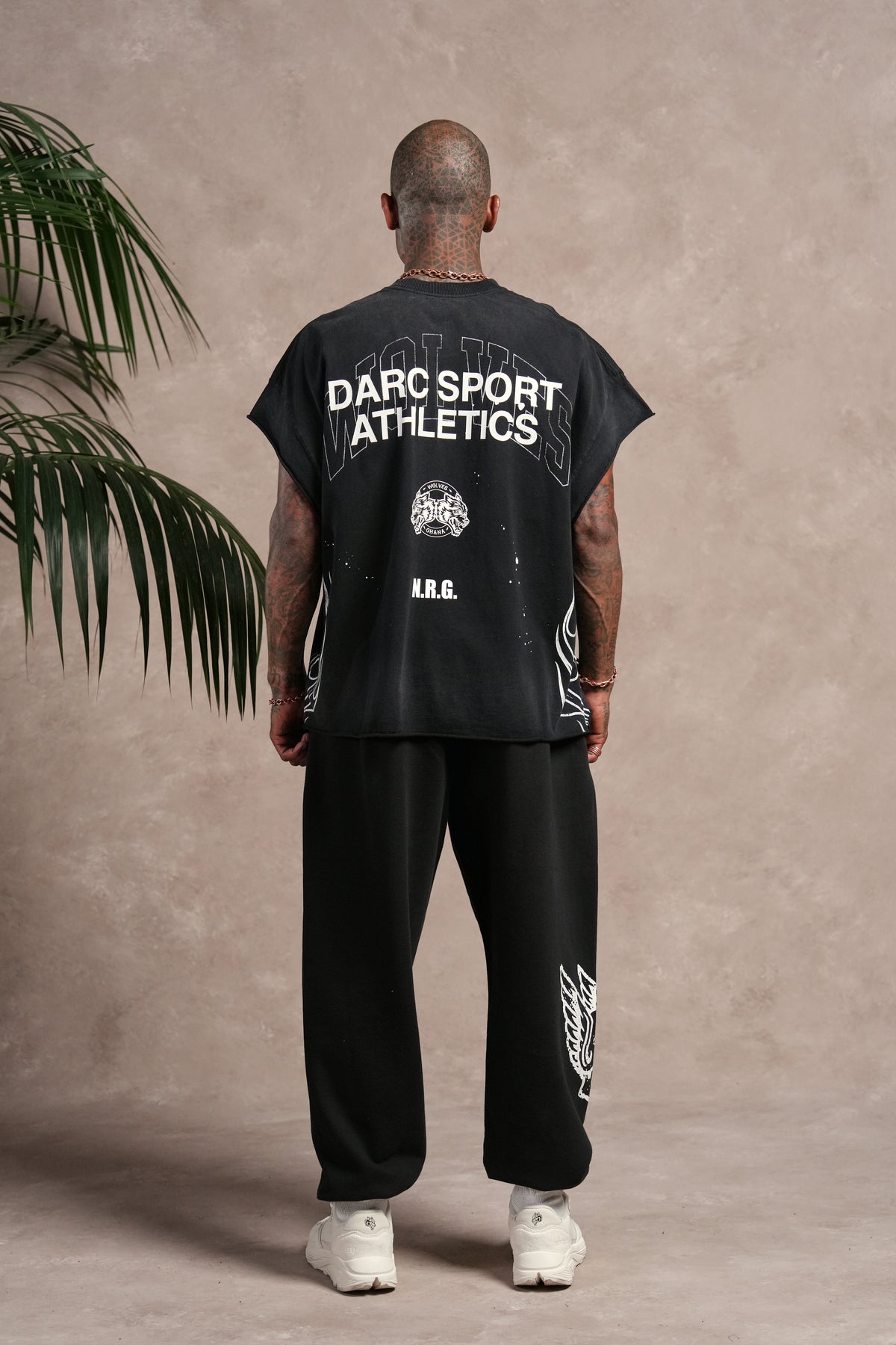 Hot Rod Grunge Cut-Off Mid Length Raw Hem Tee in Black Drift Wash