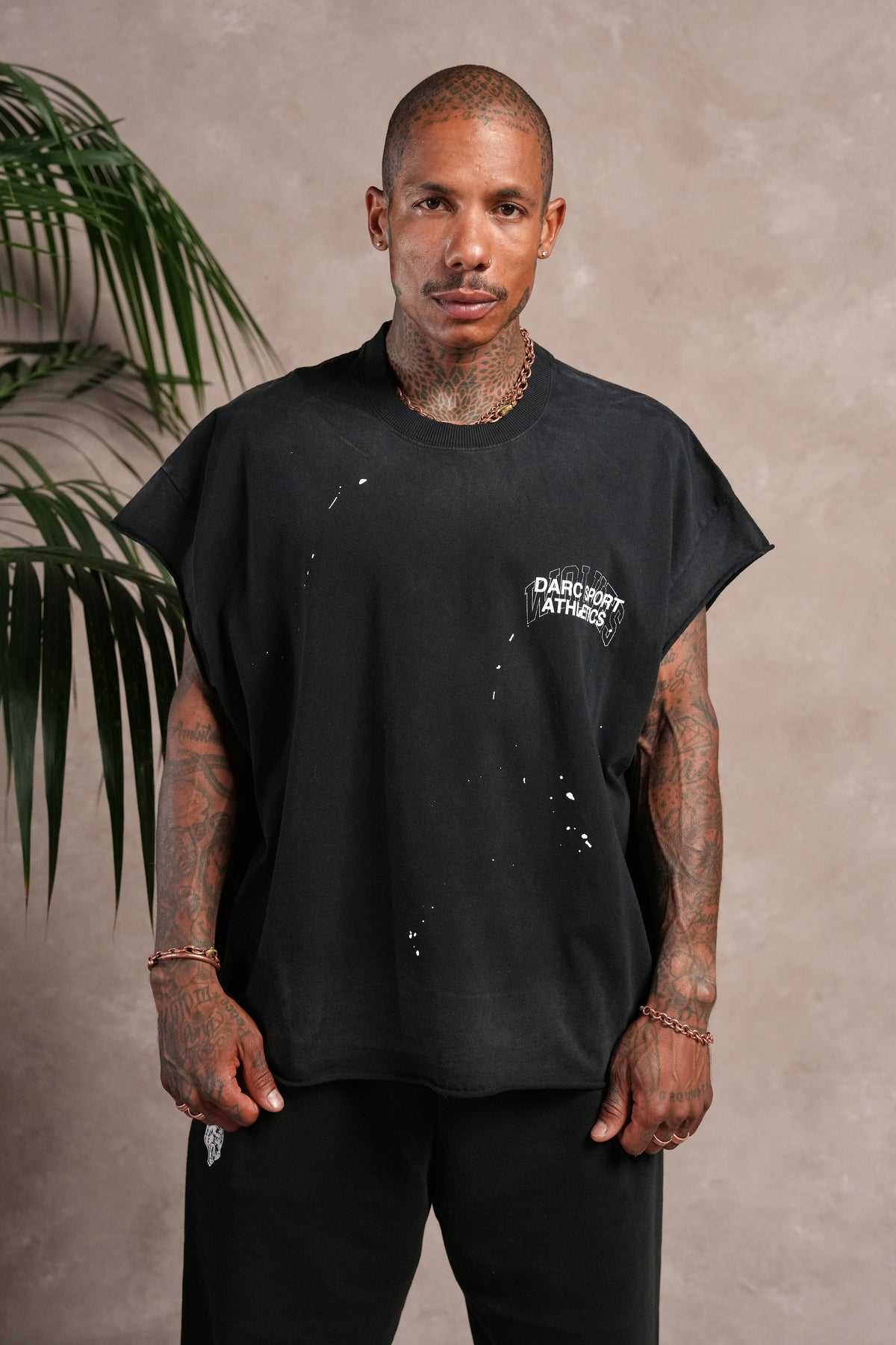 Hot Rod Grunge Cut-Off Mid Length Raw Hem Tee in Black Drift Wash