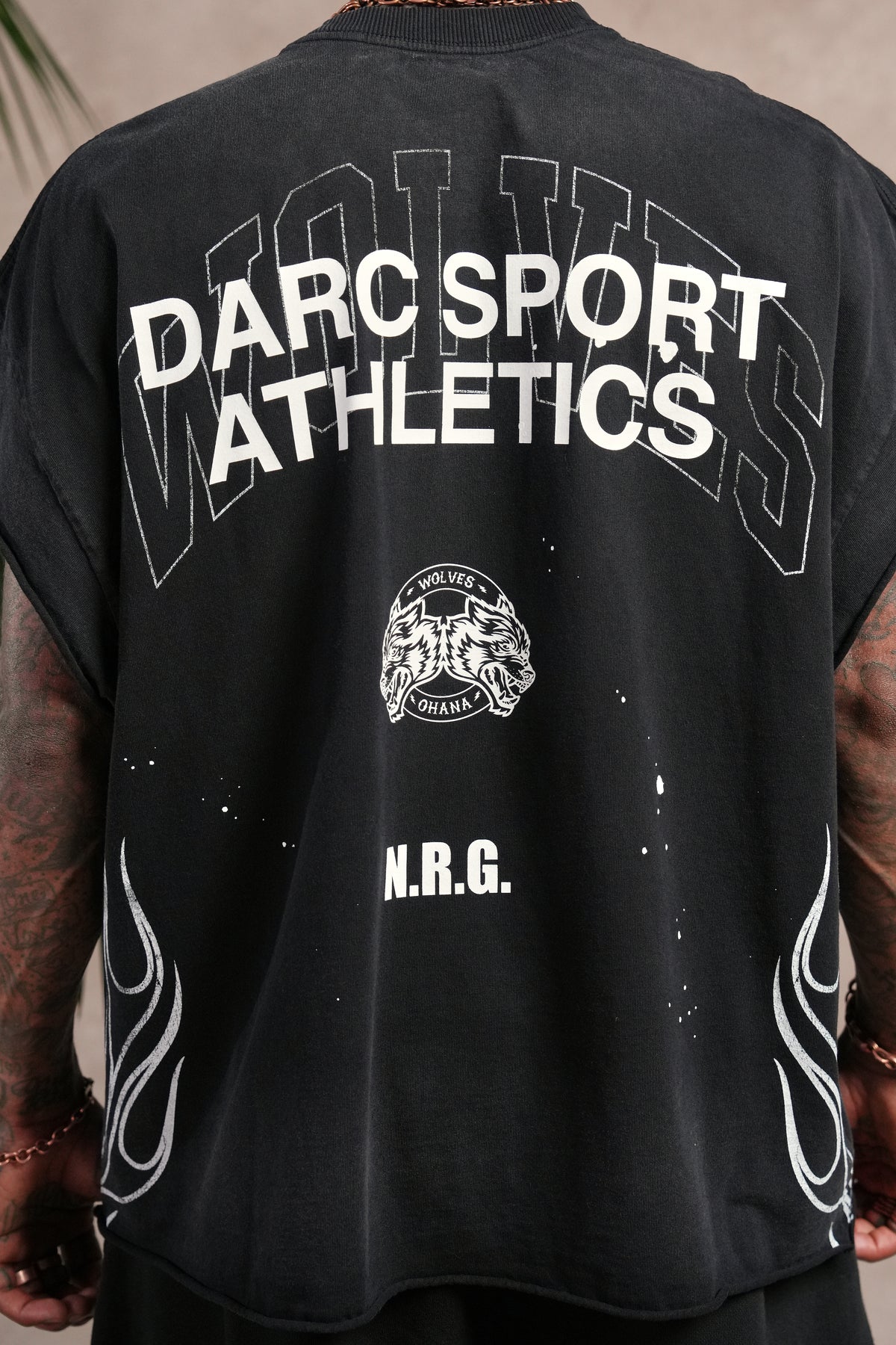 Hot Rod Grunge Cut-Off Mid Length Raw Hem Tee in Black Drift Wash