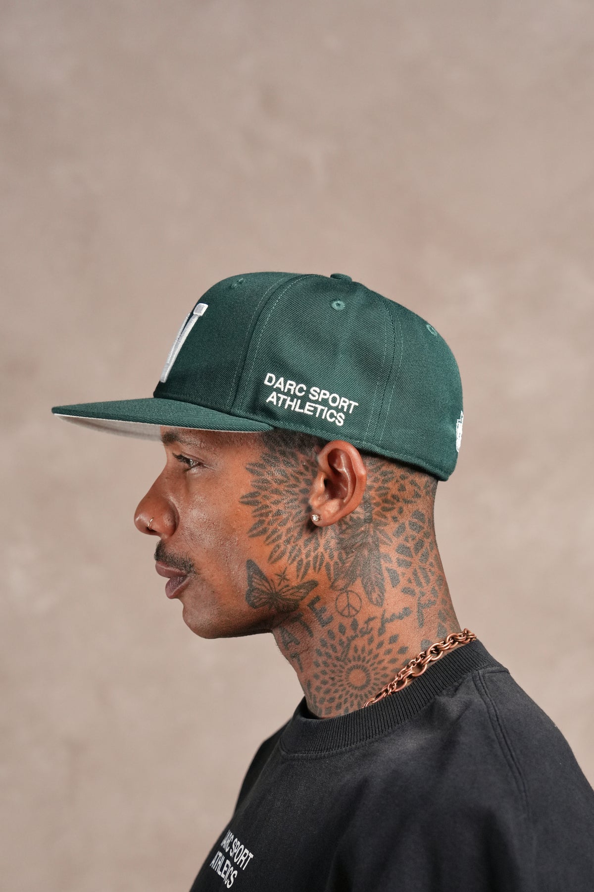 W Athletics Fitted Cap in Forest Pine