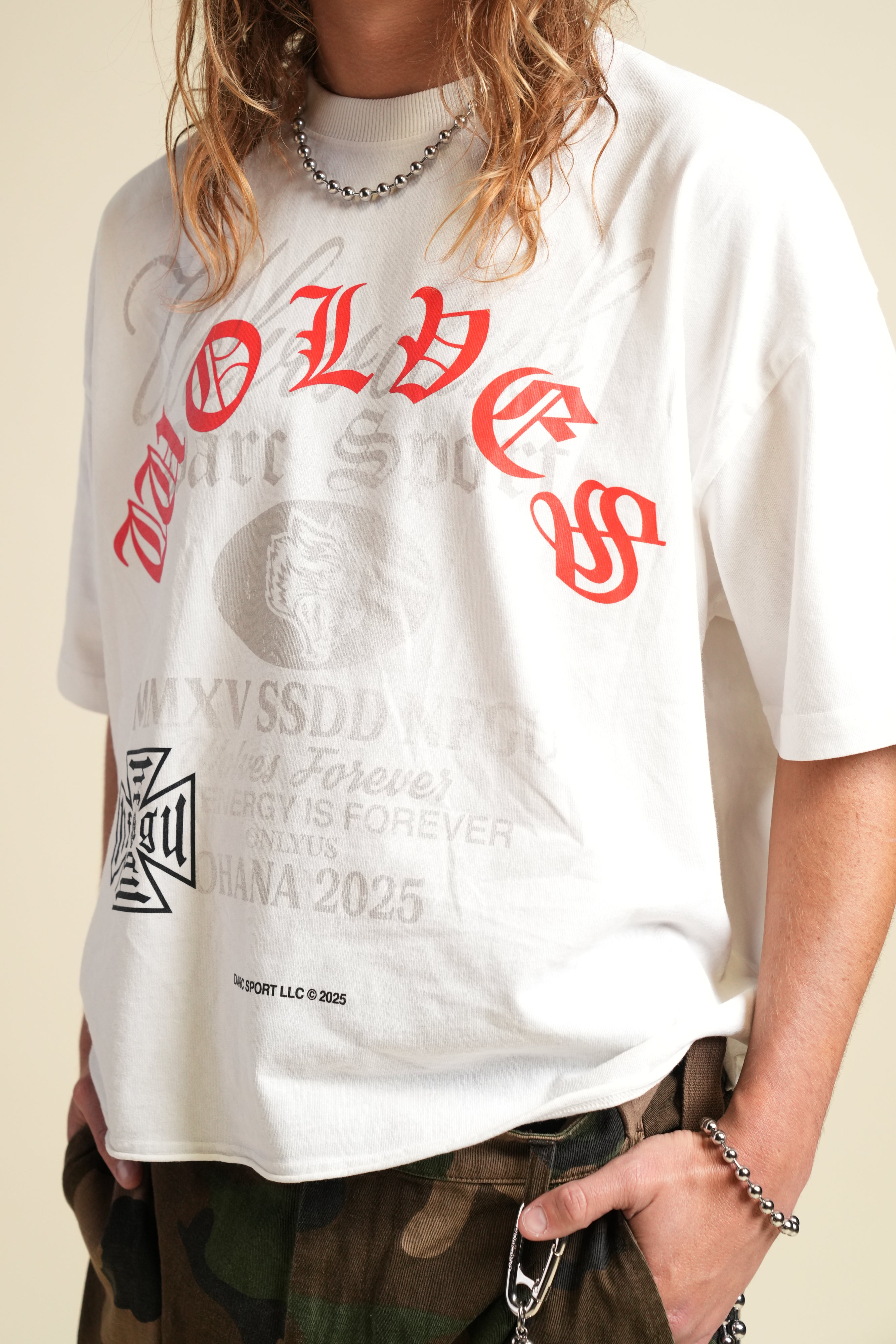 Ohana Wolves Club Grunge Raw Hem Mid Length Tee in Cream