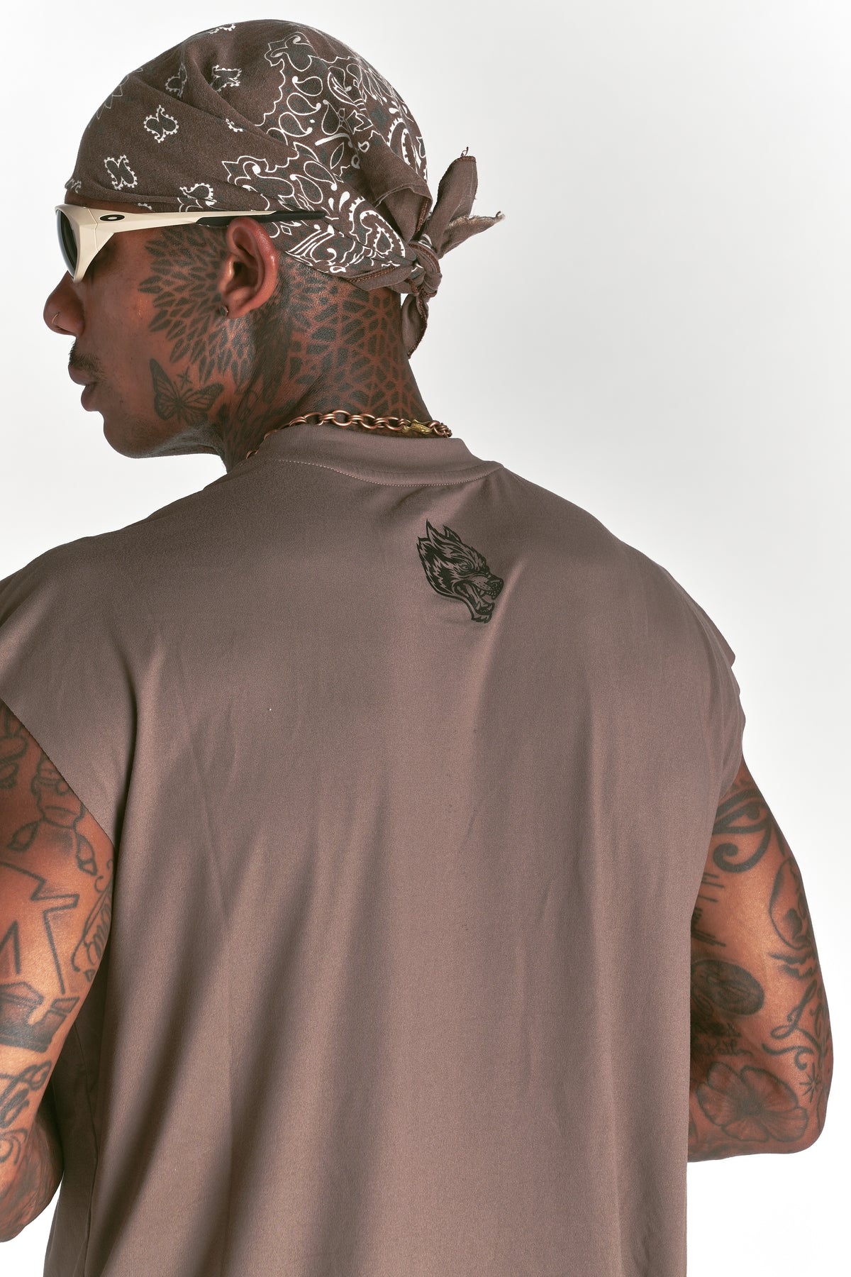 Loyalty Forever "Dry Wolf" Cropped Muscle Tee in Mojave Brown