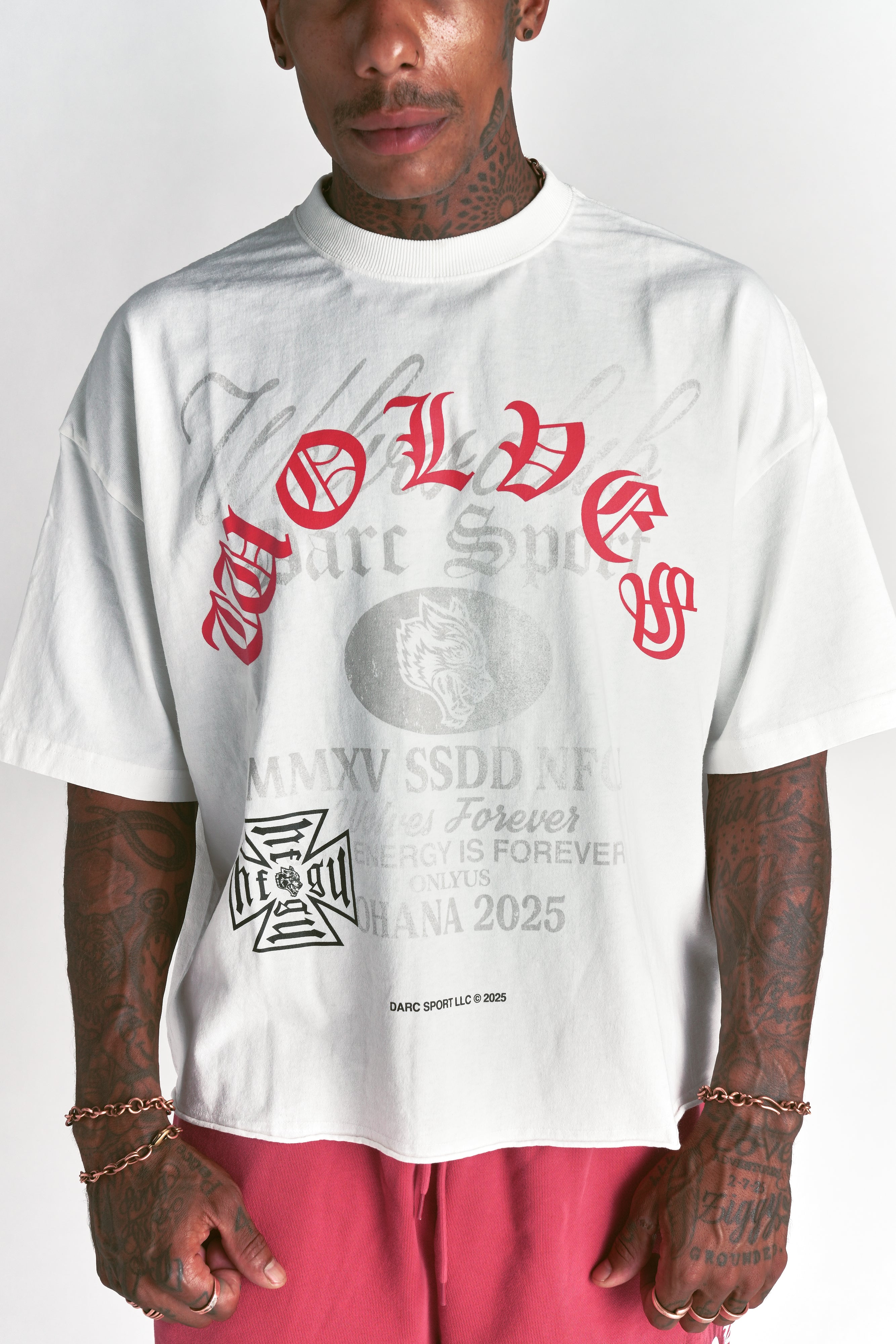 【BAROQUE】ALL OF THE LOVE,ALL OF THE DREA Ohana Wolves Club Grunge Raw Hem Mid Length Tee in Cream