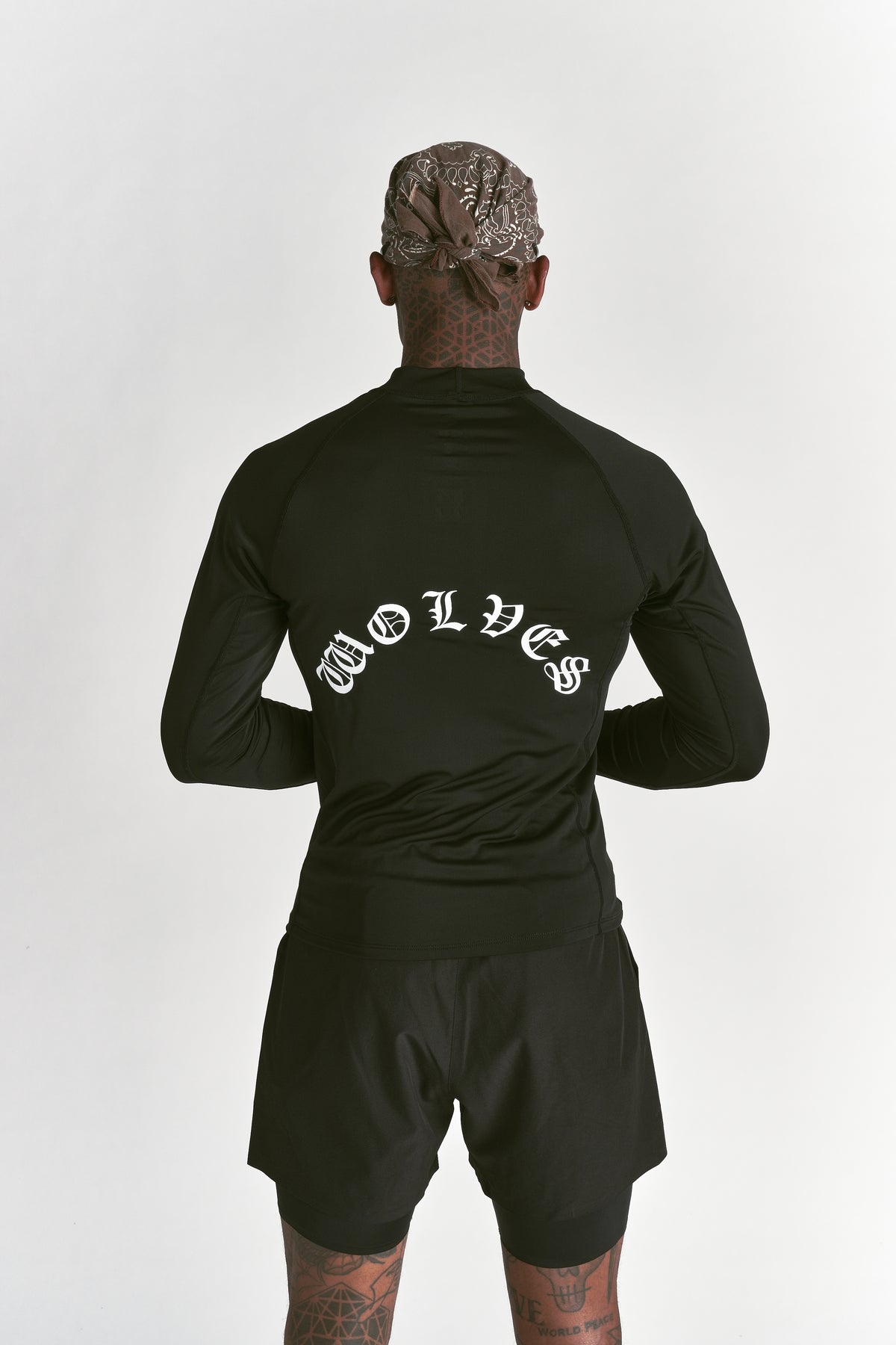 Wolf Chopper Rash Guard in Black