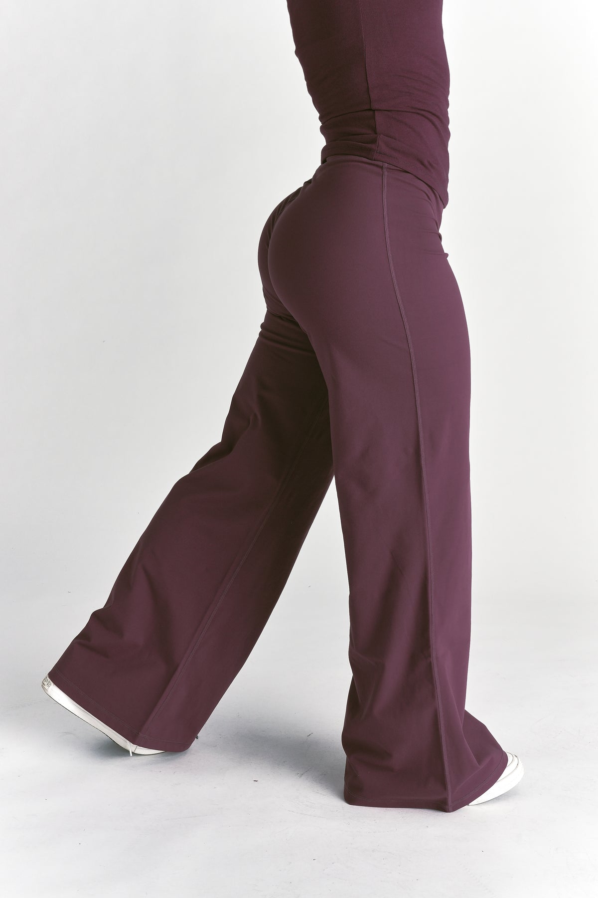 Wolf Wide Leg Energy Pants in Fig