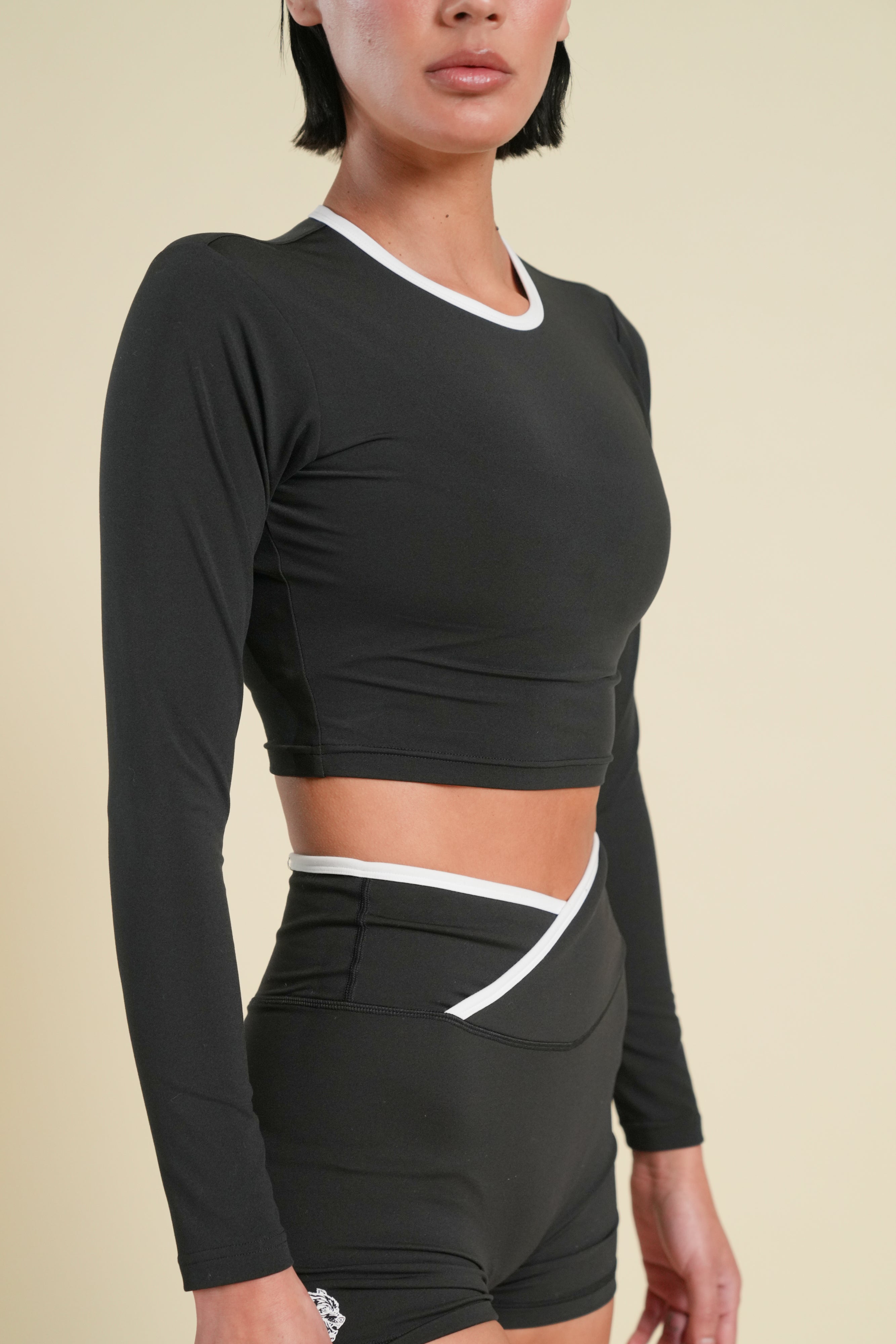 Wolf "Energy" LS Top in Black/White