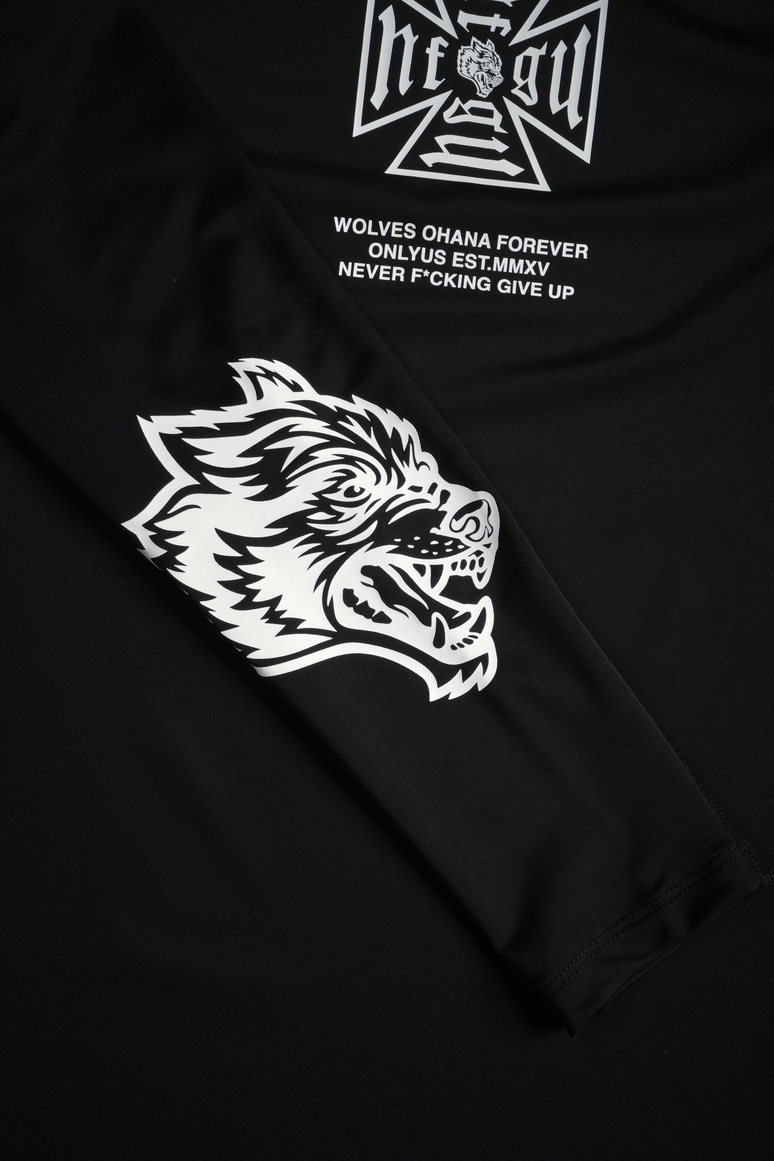 Core Rash Guard in Black