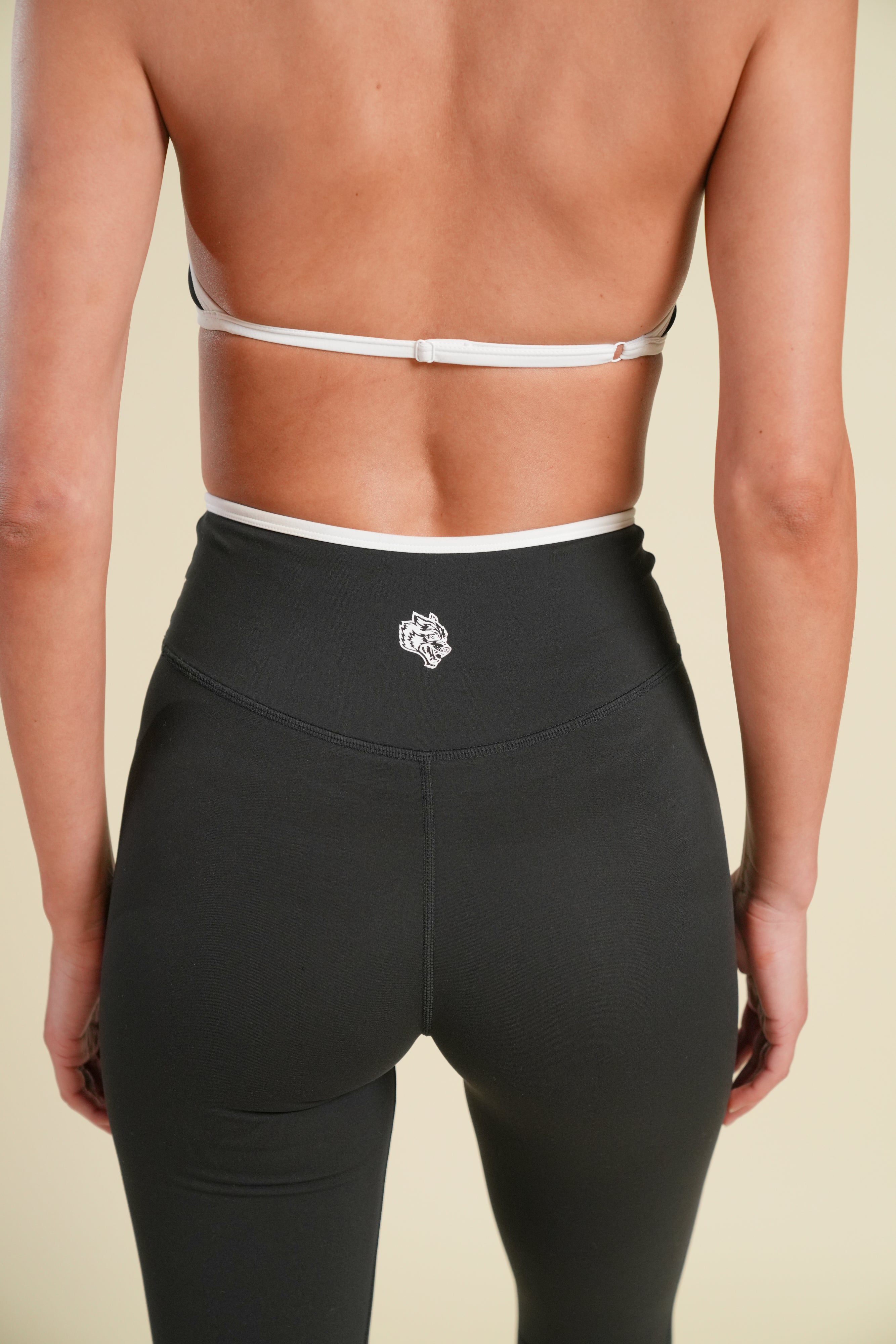 Wolf Contrast "Pearl" Energy Leggings in Black/White