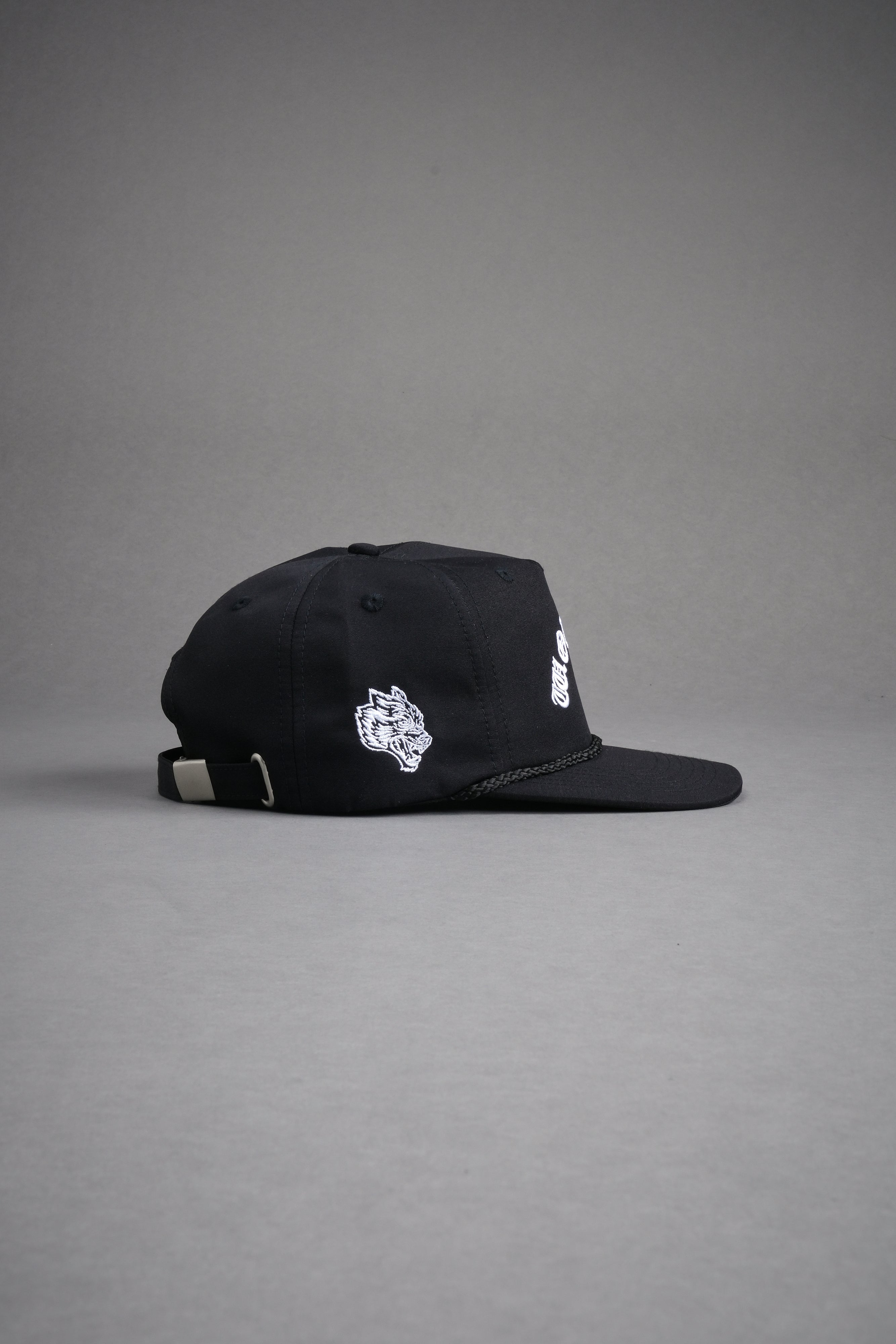 Wolves Mana Paradise Hat in Black