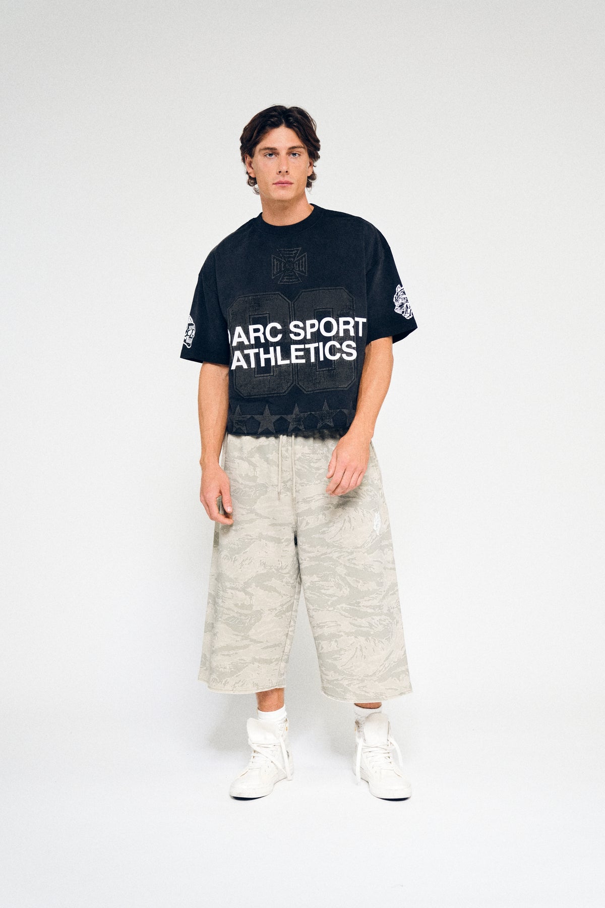 Dual Capri Sweat Pants In Lush Digital Camo